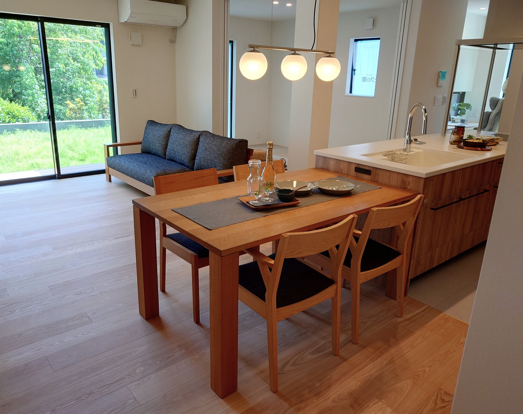 レンタル家具　おしゃれ　富山　無垢材　ミヤモト家具　完成見学会